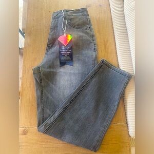 NWT- Size 9 Juniors- Gemma Rae - Black Washed - High Waisted Mom Jean.